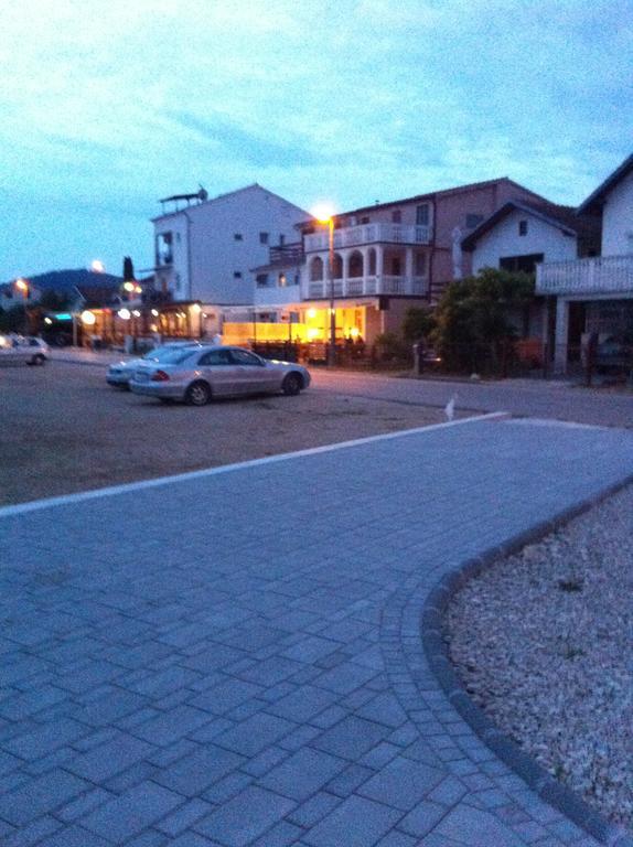 Nada Apartment Bilice Bagian luar foto