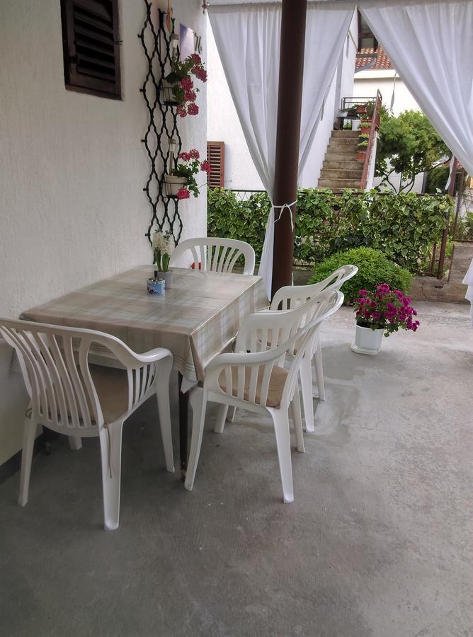 Nada Apartment Bilice Bagian luar foto