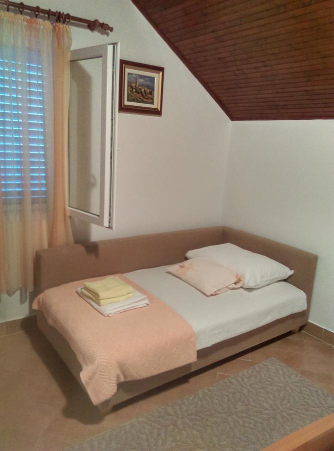 Nada Apartment Bilice Bagian luar foto